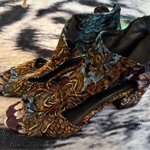 Multicolor Velvet Floral Cutout Heeled Sandals